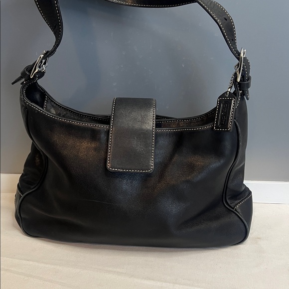 vintage Coach Hamptons Hobo bag in black leather with contrast stitching - Picture 2 of 10